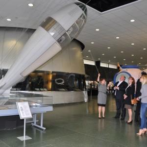 Делегация Объединённой ракетно-космической корпорации в музее истории космонавтики