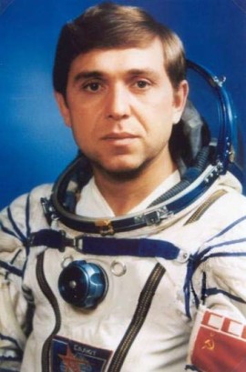 Волков -космонавт (на обложку)