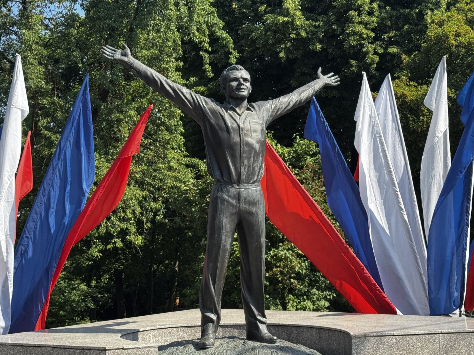 внутрь и обложка